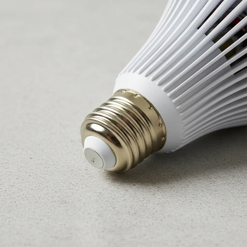 Lampara Led Autonoma 15w E27 Fria Luz De Emergencia Color Blanco Frio · 15850 · foto 02