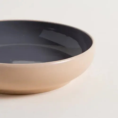 Plato Hondo Korba Gris Oscuro Brillante Con Beige De 19cm Natural