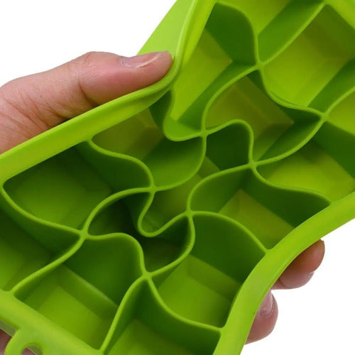 Cubetera Silicona Hielo Cuadrado Molde A Negro