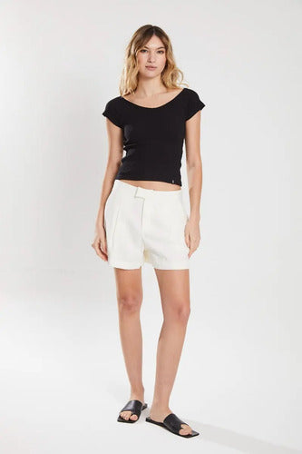 Short Tiro Medio De Simil Tencel Koxis Mujer Off White S