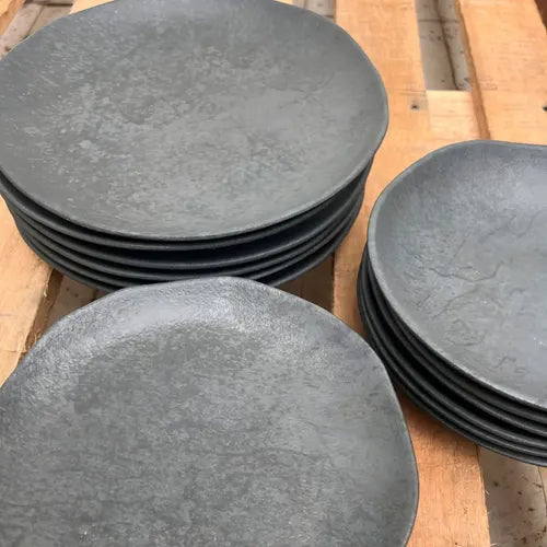 Plato Playo Cerámica Gres Gris Oscuro Porto Brasil 26.5cm X6