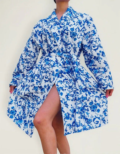 Bata Toalla Modelo Animada Porcelana Flores Azules Azul