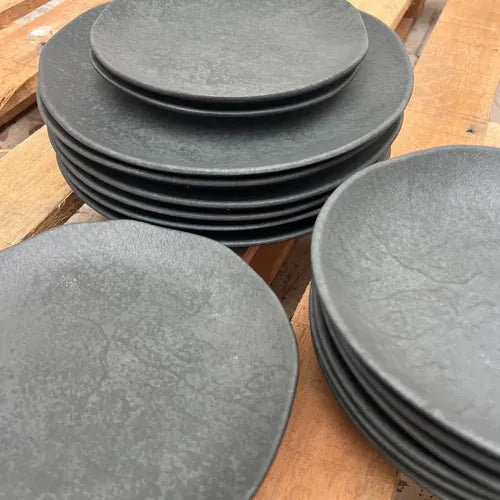 Plato Playo Cerámica Gres Gris Oscuro Porto Brasil 26.5cm X6