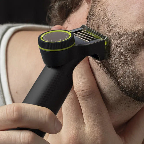 Afeitadora Philips Oneblade Pro Qp6532/10 - Peine Ajustable Con 12 Longitudes, 90 Min De Uso Continuo Y 100% A De Agua - No Irrita Negro