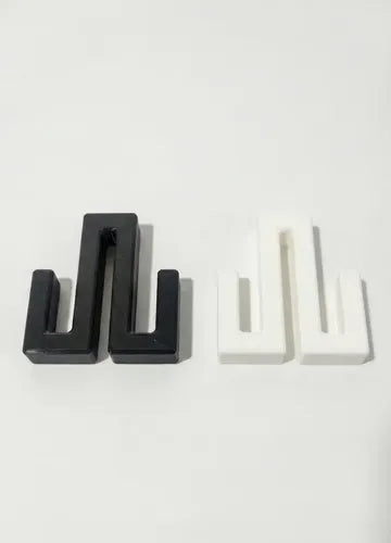 Gancho Toallero Doble para Mampara de Baño 6mm Negro Pack x 2 · 15542 · foto 01