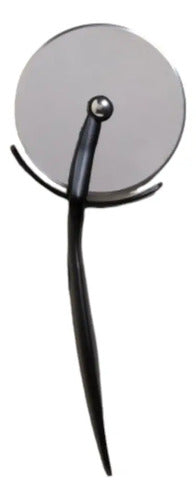 Cortador De Pizza Curvo Con Rueda De Acero De 8 Cm, Marca Point Negro