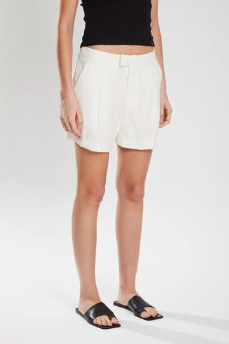 Short Tiro Medio De Simil Tencel Koxis Mujer Off White S