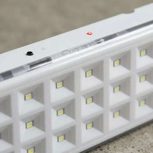 Luz Emergencia Led Potente Recargable 30 Leds Blanco Airbnb