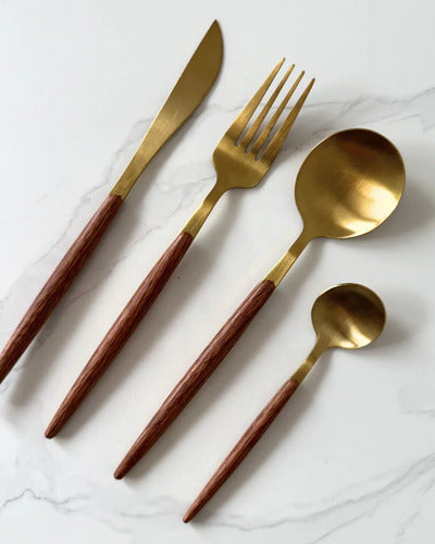 Set Cubiertos 16 Piezas Dorado Mango Símil Madera Lujo
