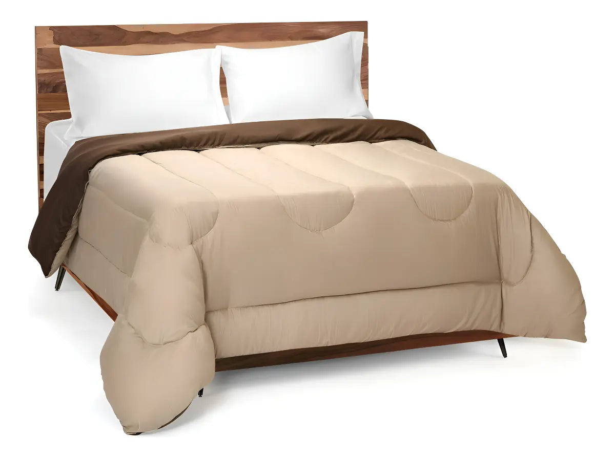 Acolchado Distrito Blanco Liso Reversible 2 1/2 plazas diseño liso color tostado y chocolate de 220cm x 240cm