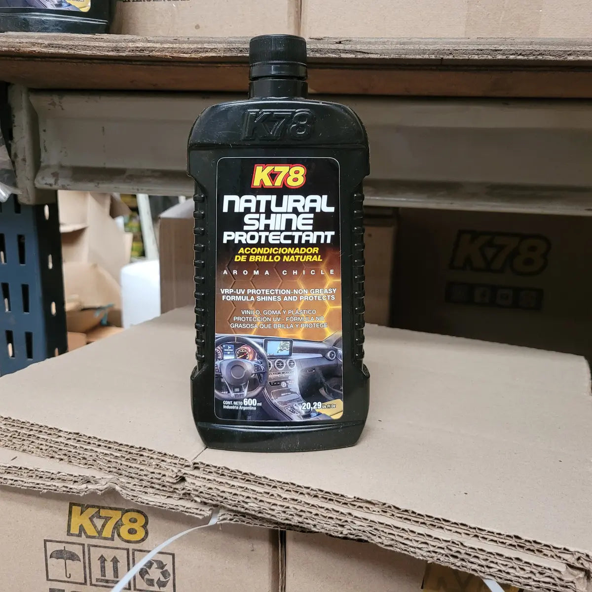 K78 Revividor Natural Shine Protectant Para Plásticos Interiores Aroma Chicle 600 Ml