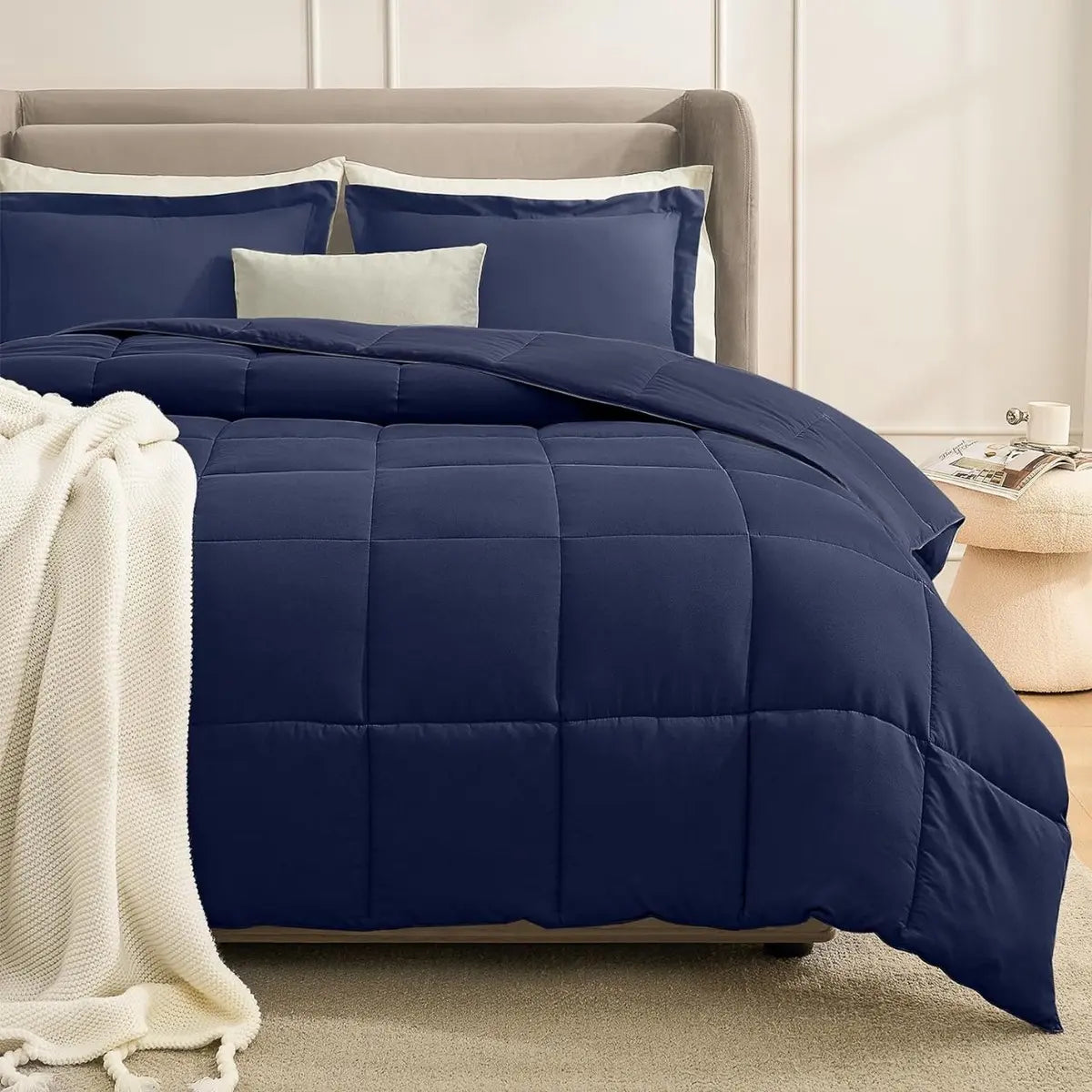 Acolchado Distrito Blanco Plumon 4 Estaciones 600 H Con Fundas 1 1/2 Twin Size 170 X 250 Cm Color Azul Marino