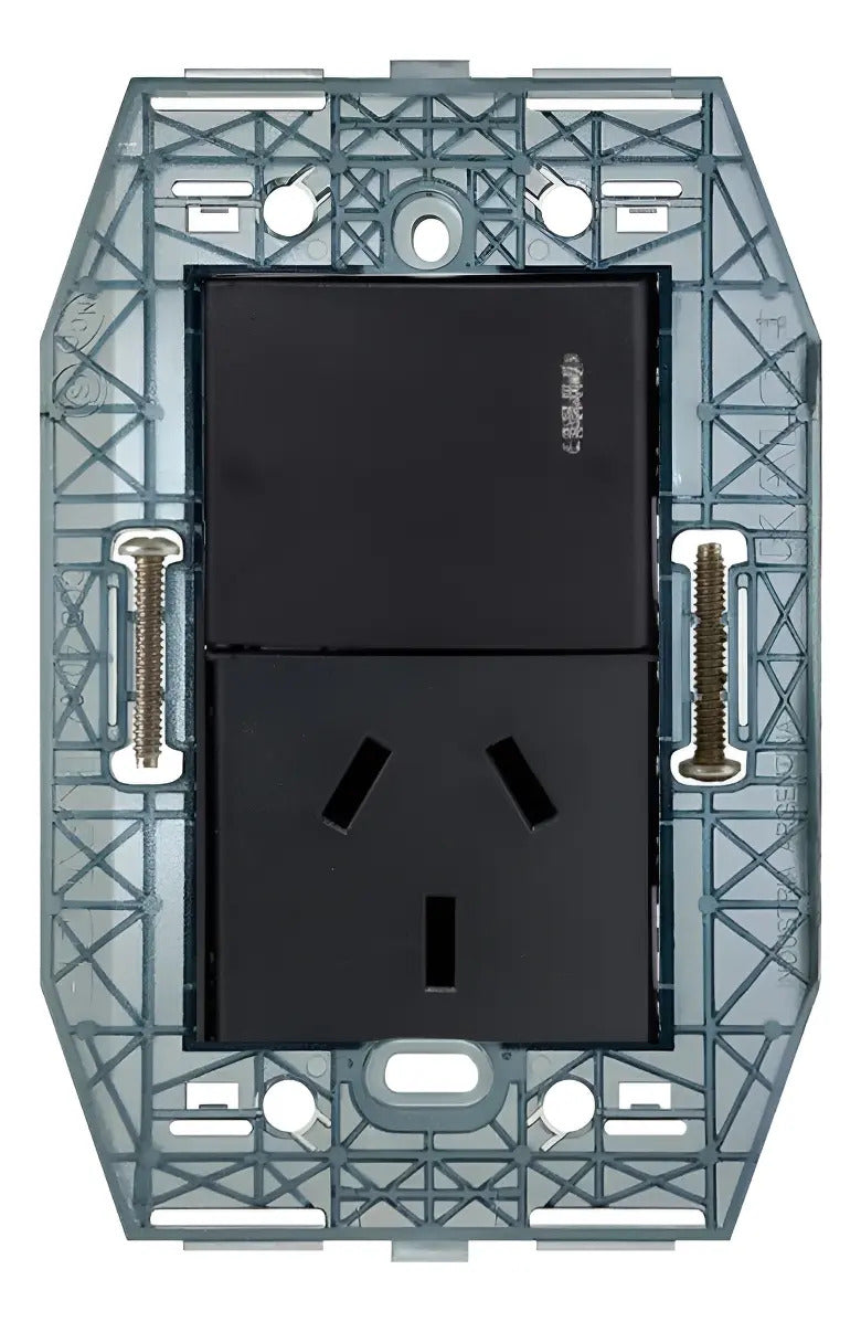 Llave De Luz Armada Kalop Civil Toma 20amp Negro