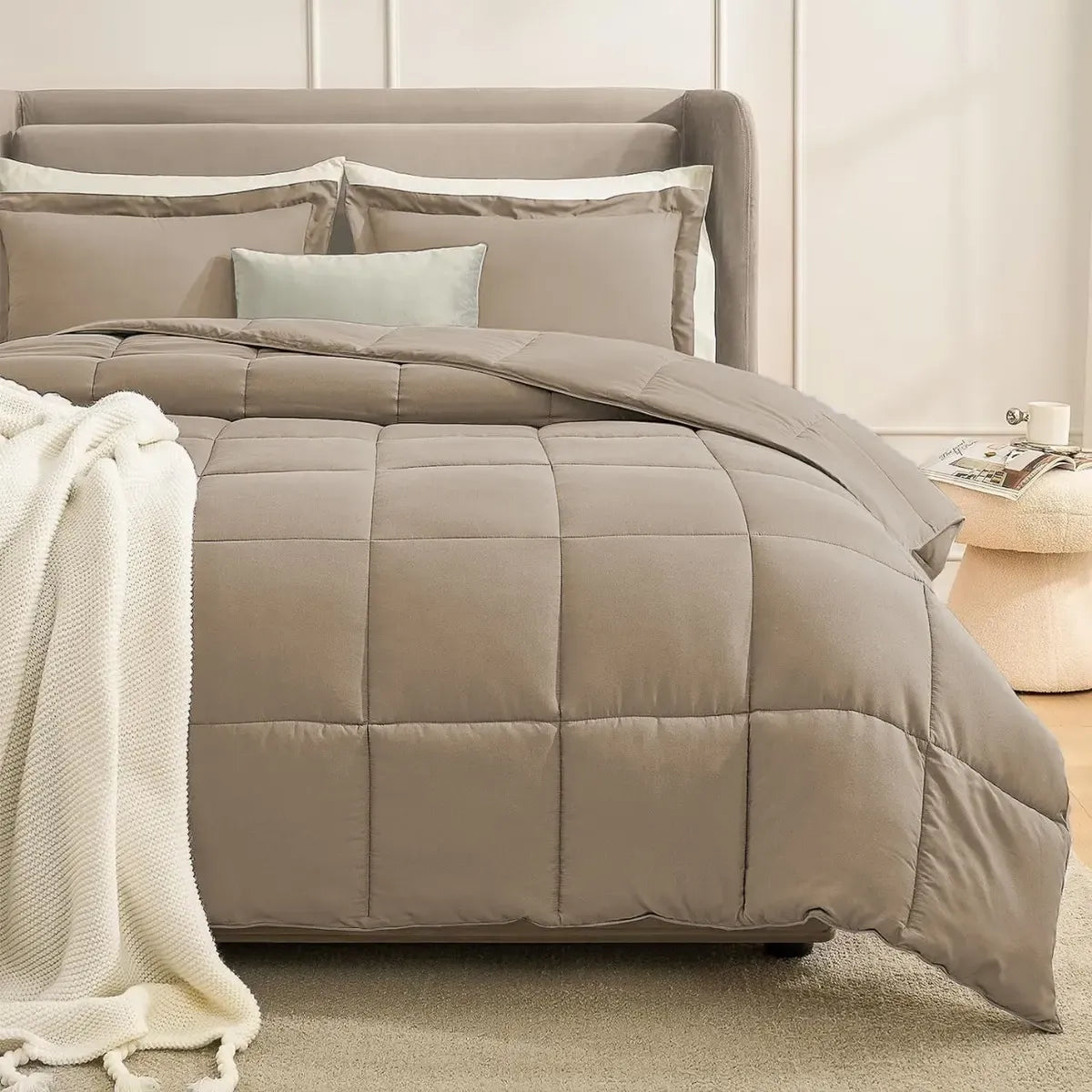 Acolchado Distrito Blanco Plumon 4 Estaciones 600 H Con Fundas 1 1/2 Twin Size 170 X 250 Cm Color Azul Marino