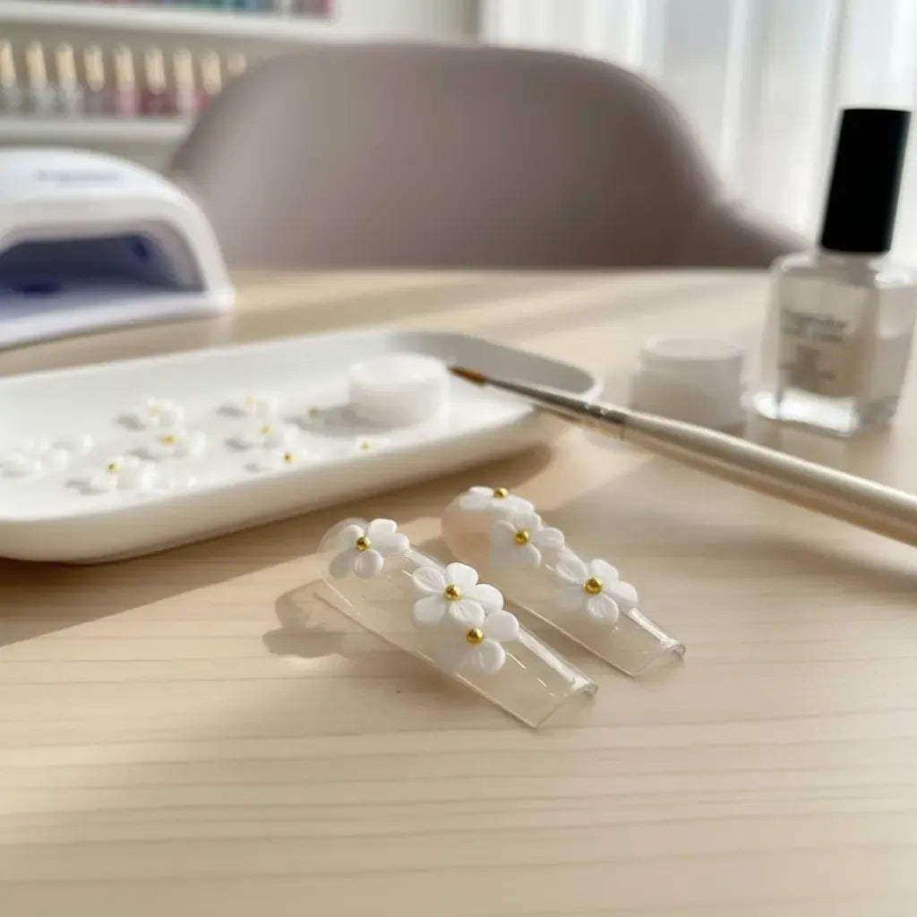 Flores Blancas Diseños 3 D Uñas Acry Soft